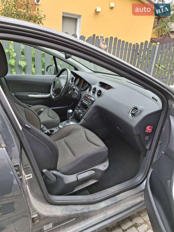 Хетчбек Peugeot 308 2013 в Тернополі