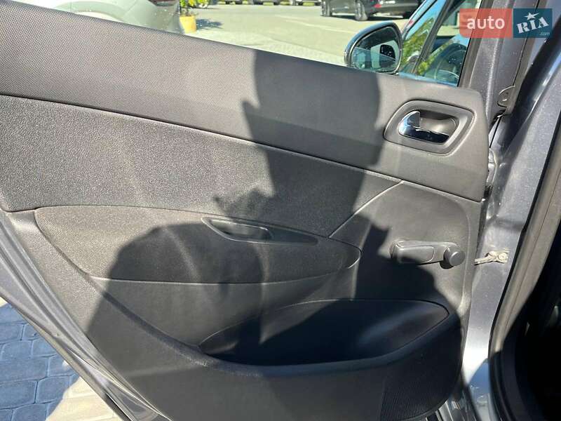 Універсал Peugeot 308 2010 в Львові