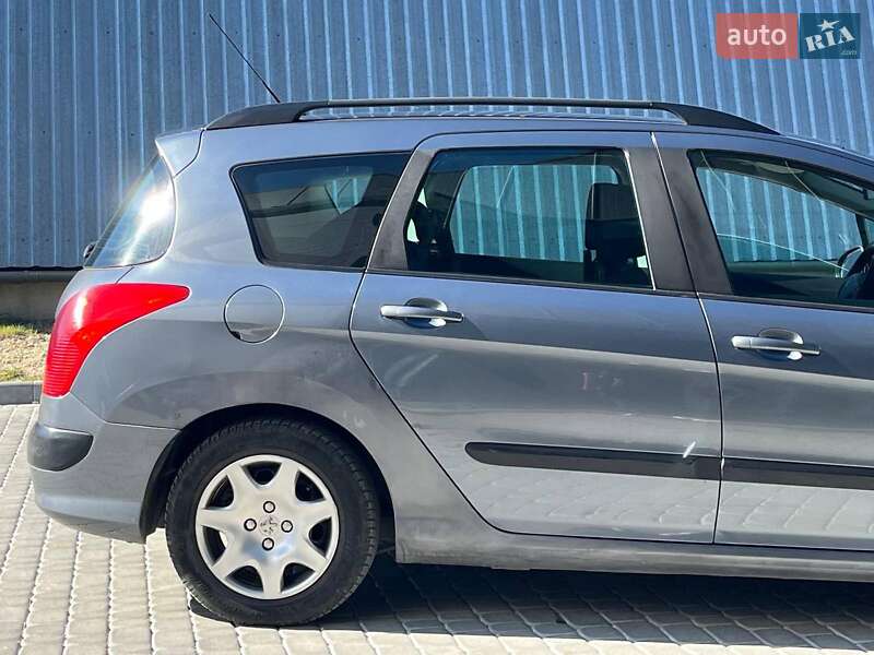 Універсал Peugeot 308 2010 в Львові