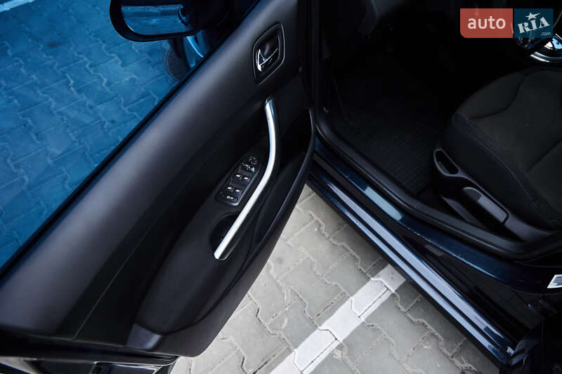 Хэтчбек Peugeot 308 2013 в Киеве