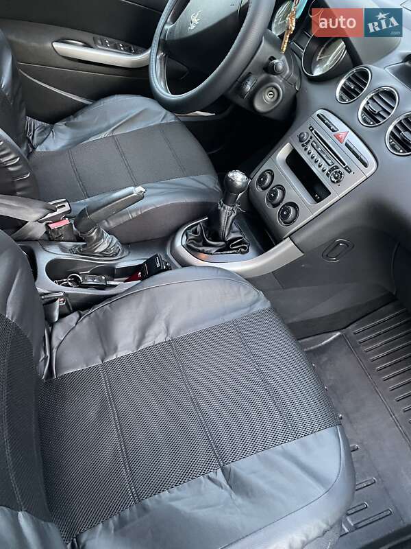 Хетчбек Peugeot 308 2011 в Ужгороді фото 5 Хетчбек Peugeot 308 2011 в Ужгороді