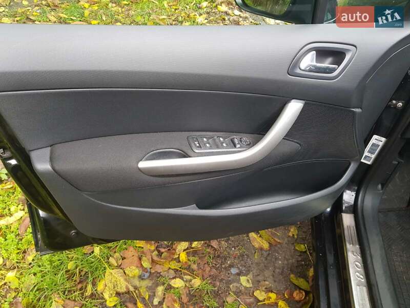 Хэтчбек Peugeot 308 2008 в Дымере