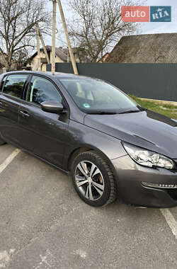 Хетчбек Peugeot 308 2016 в Івано-Франківську