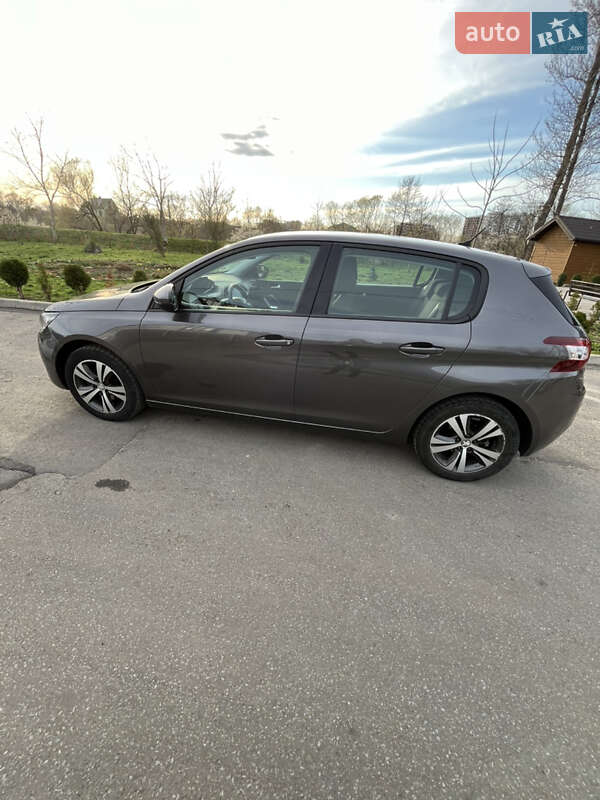 Хэтчбек Peugeot 308 2016 в Ивано-Франковске