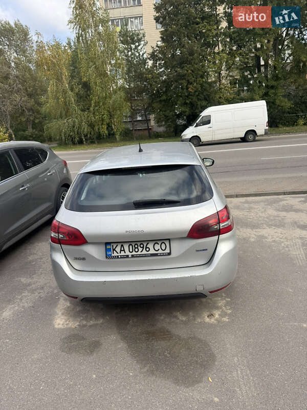 Универсал Peugeot 308 2015 в Ирпене