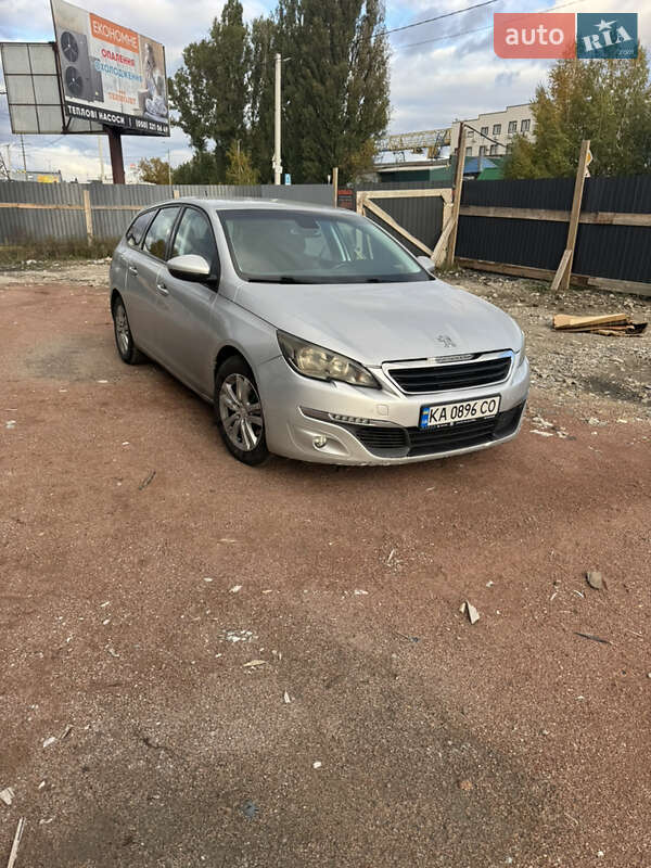 Универсал Peugeot 308 2015 в Ирпене