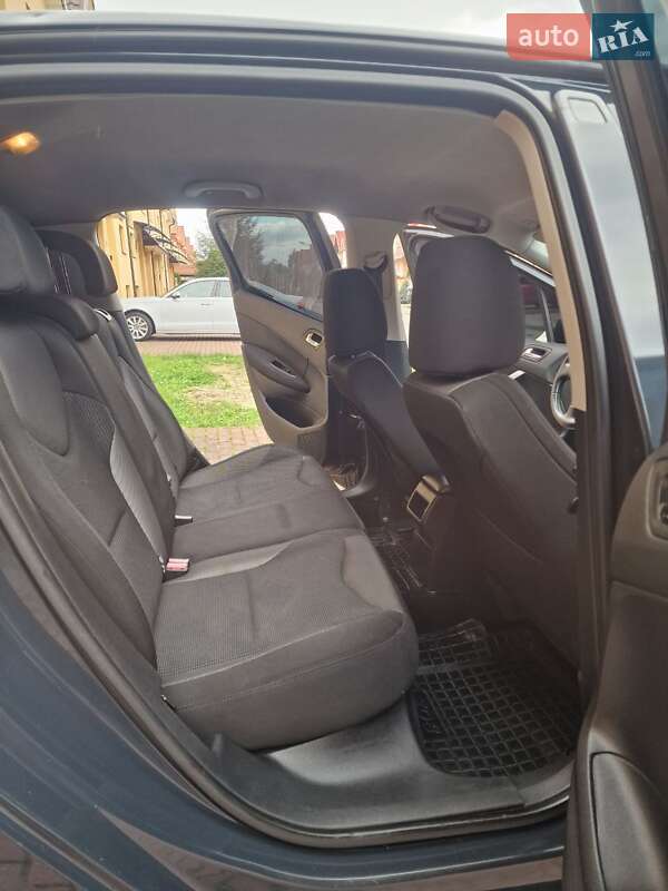 Хетчбек Peugeot 308 2011 в Стрию