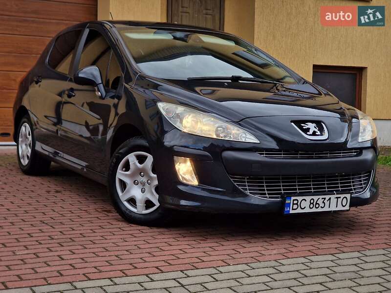 Хэтчбек Peugeot 308 2011 в 