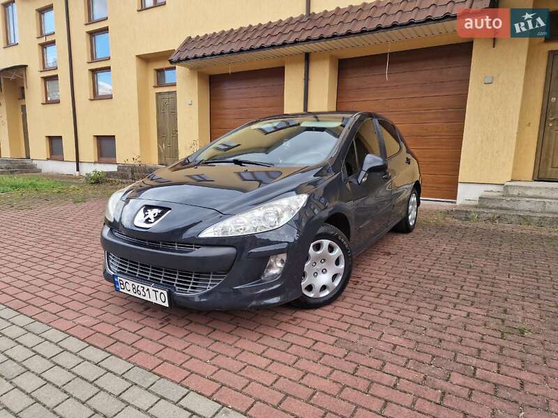 Хетчбек Peugeot 308 2011 в Стрию