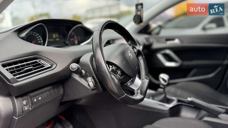 Универсал Peugeot 308 2015 в Полтаве