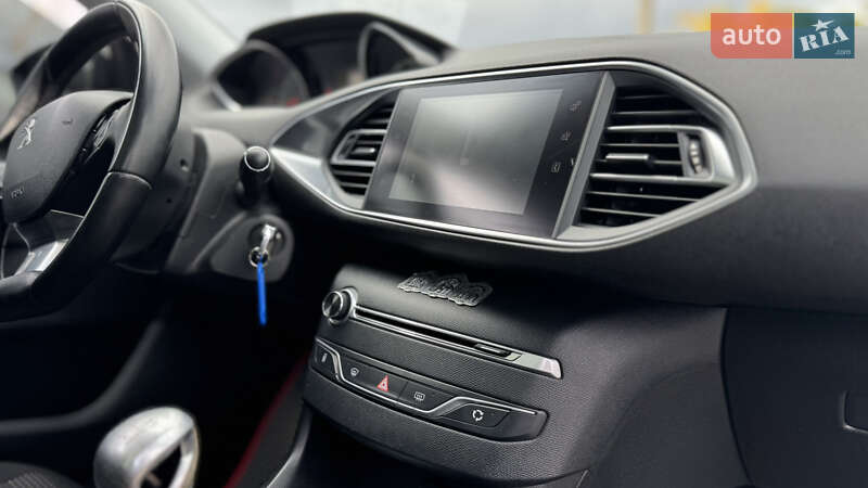 Универсал Peugeot 308 2015 в Полтаве