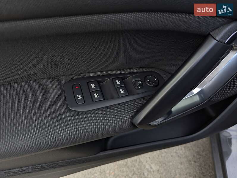 Универсал Peugeot 308 2018 в Киеве фото 13 Универсал Peugeot 308 2018 в Киеве