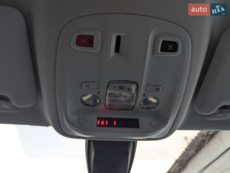 Универсал Peugeot 308 2018 в Киеве фото 22 Универсал Peugeot 308 2018 в Киеве