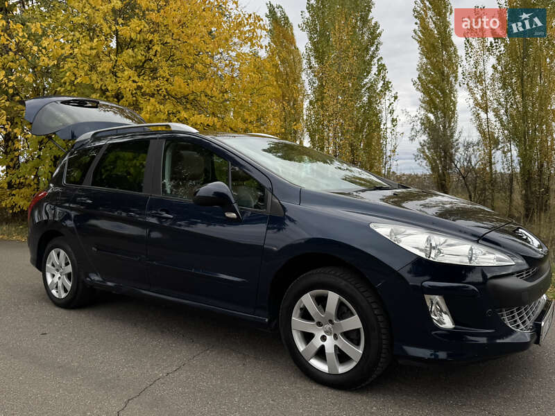 Универсал Peugeot 308 2010 в Переяславе