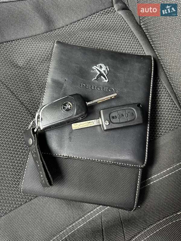 Хетчбек Peugeot 308 2010 в Харкові фото 10 Хетчбек Peugeot 308 2010 в Харкові