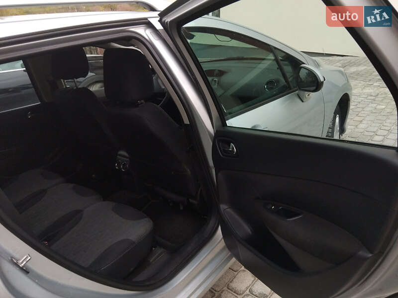 Универсал Peugeot 308 2011 в Солонке