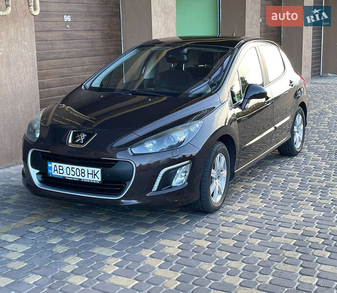 Хэтчбек Peugeot 308 2012 в Виннице