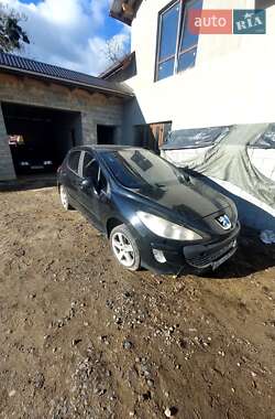 Хэтчбек Peugeot 308 2008 в  фото 2 Хэтчбек Peugeot 308 2008 в