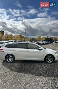 Универсал Peugeot 308 2015 в 