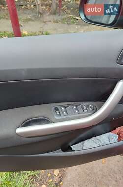 Хэтчбек Peugeot 308 2008 в 