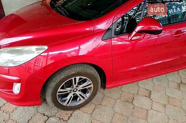Хэтчбек Peugeot 308 2008 в 