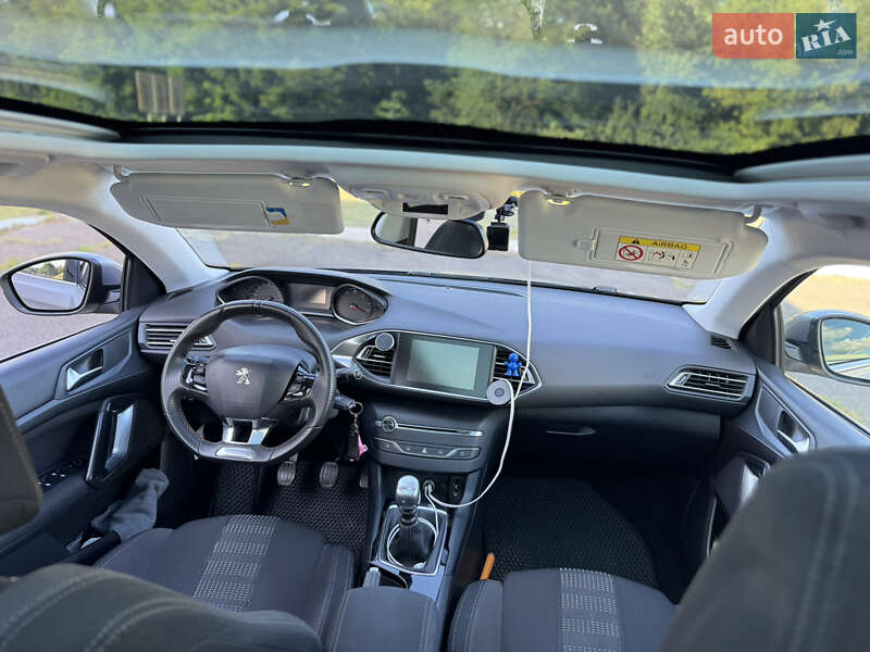 Універсал Peugeot 308 2015 в Рівному