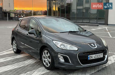 Хэтчбек Peugeot 308 2013 в Ровно