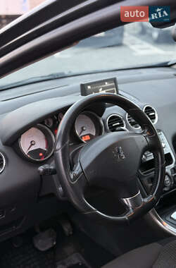 Хэтчбек Peugeot 308 2013 в 
