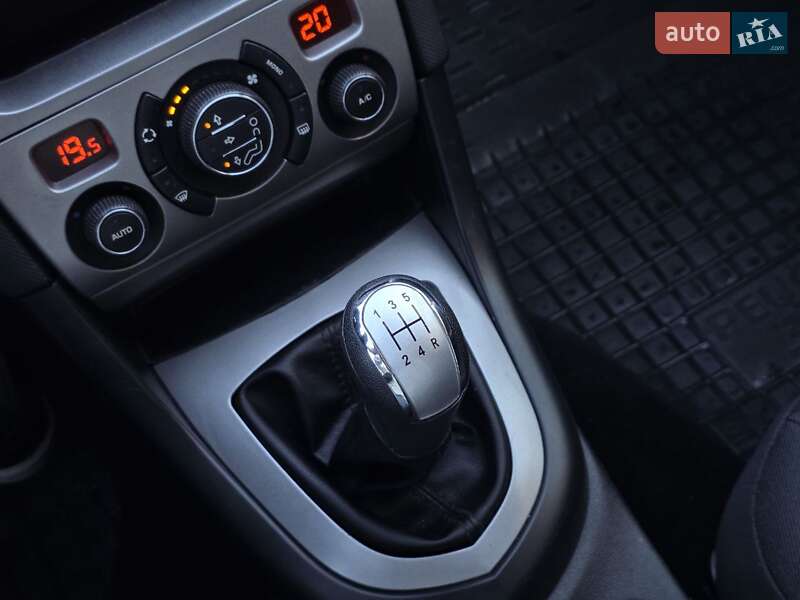 Хэтчбек Peugeot 308 2007 в Тернополе фото 42 Хэтчбек Peugeot 308 2007 в Тернополе