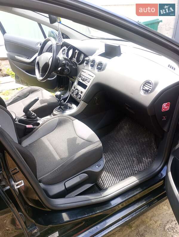 Универсал Peugeot 308 2011 в Новояворовске фото 15 Универсал Peugeot 308 2011 в Новояворовске