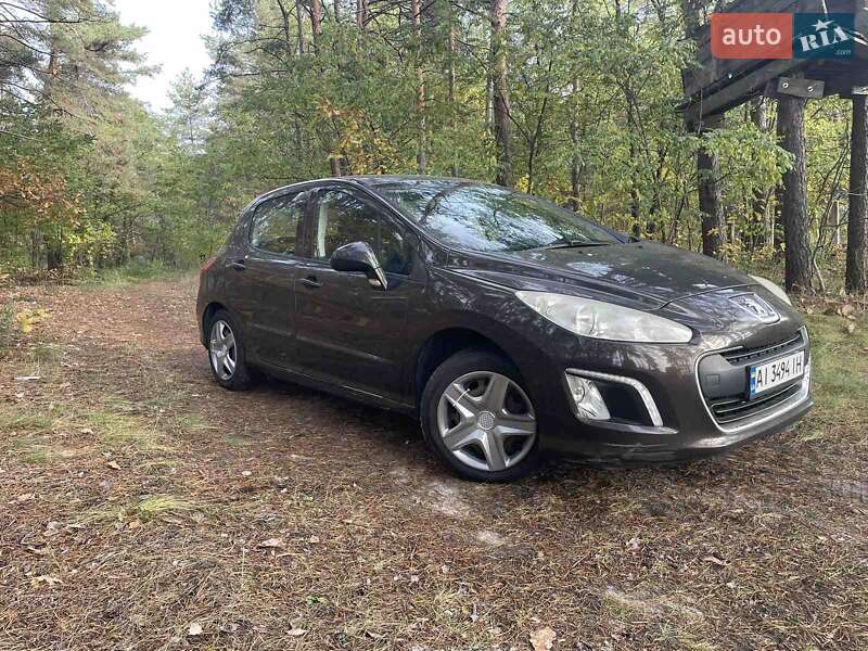 Хэтчбек Peugeot 308 2012 в Киеве