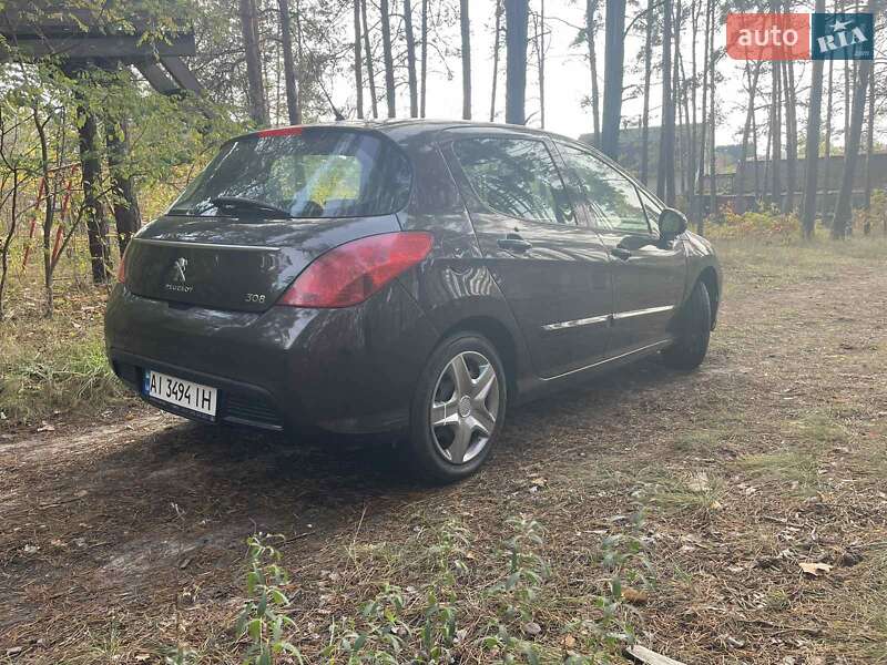 Хэтчбек Peugeot 308 2012 в Киеве