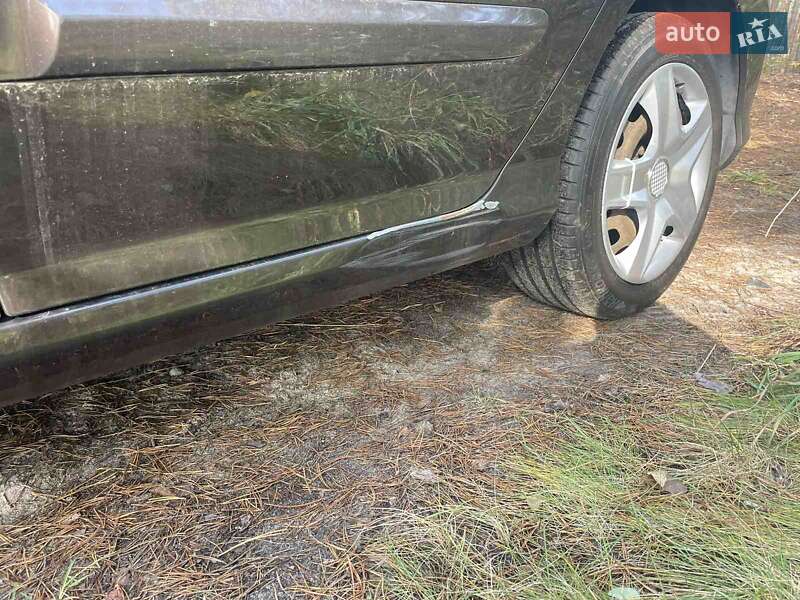 Хэтчбек Peugeot 308 2012 в Киеве