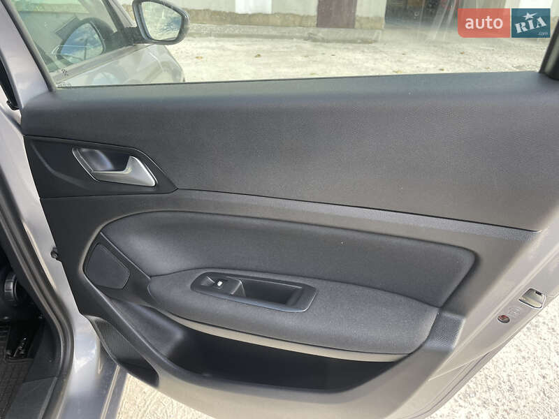 Универсал Peugeot 308 2018 в Львове