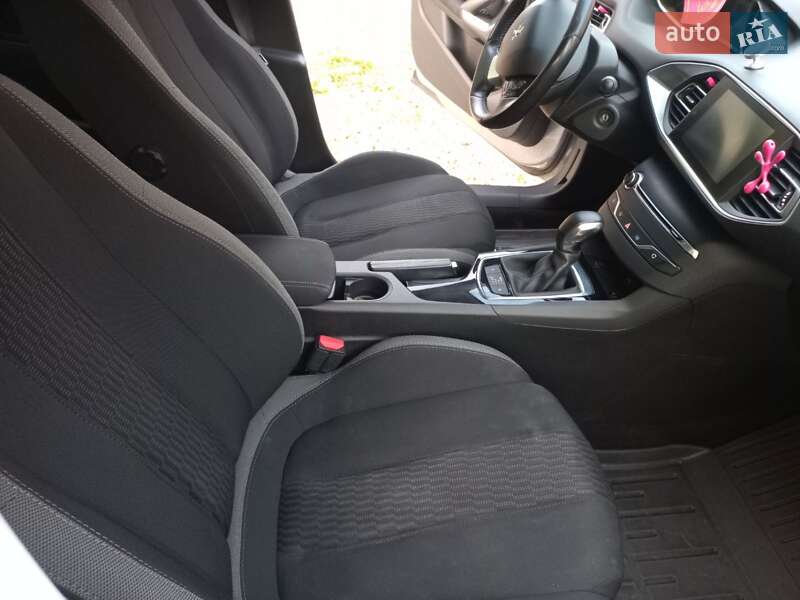 Хэтчбек Peugeot 308 2016 в Кременце фото 8 Хэтчбек Peugeot 308 2016 в Кременце