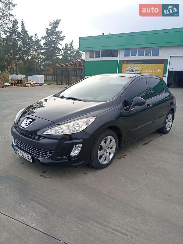 Хэтчбек Peugeot 308 2010 в Павлограде