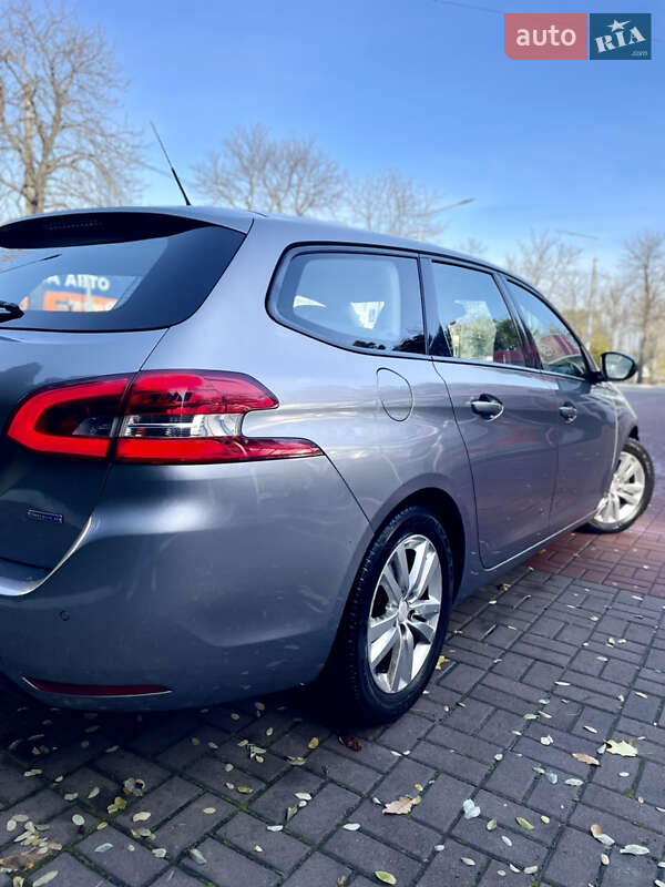 Универсал Peugeot 308 2015 в Киеве фото 20 Универсал Peugeot 308 2015 в Киеве