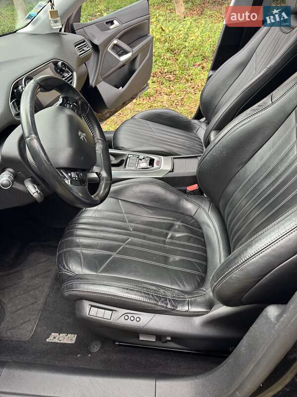 Хэтчбек Peugeot 308 2014 в Львове