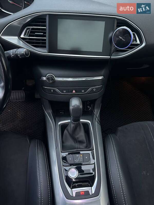Хэтчбек Peugeot 308 2017 в Ивано-Франковске фото 9 Хэтчбек Peugeot 308 2017 в Ивано-Франковске