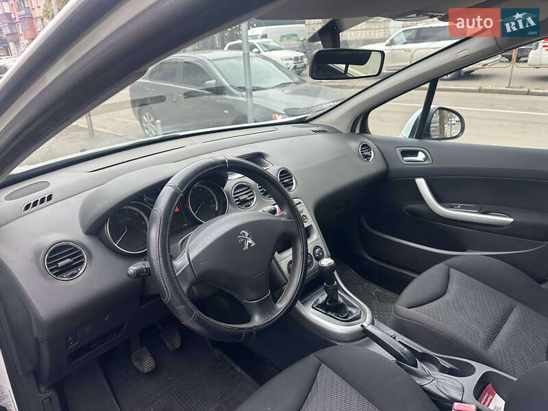 Универсал Peugeot 308 2011 в Киеве