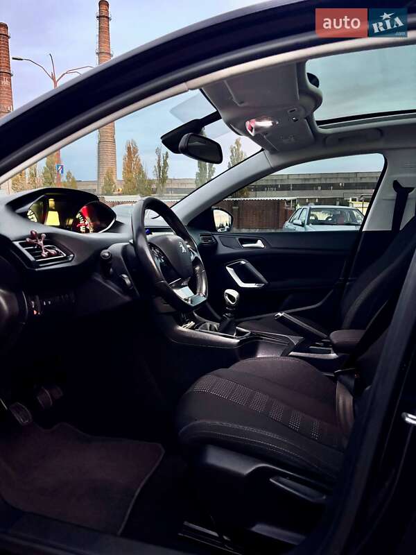 Универсал Peugeot 308 2015 в Днепре