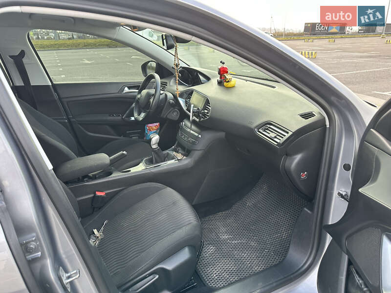 Универсал Peugeot 308 2016 в Львове