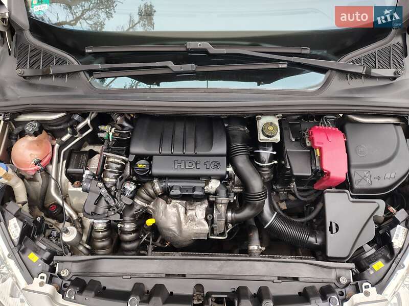 Хэтчбек Peugeot 308 2008 в Житомире фото 17 Хэтчбек Peugeot 308 2008 в Житомире