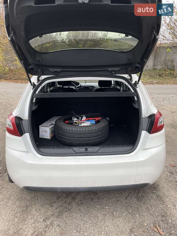 Хэтчбек Peugeot 308 2015 в Киеве фото 3 Хэтчбек Peugeot 308 2015 в Киеве