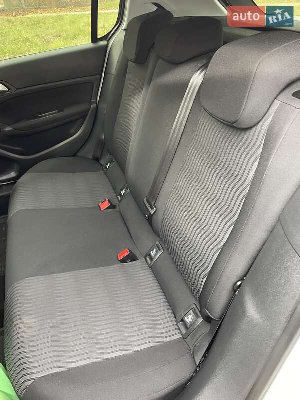 Хэтчбек Peugeot 308 2015 в Киеве фото 5 Хэтчбек Peugeot 308 2015 в Киеве