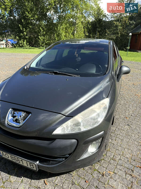 Хетчбек Peugeot 308 2008 в Великому Березному