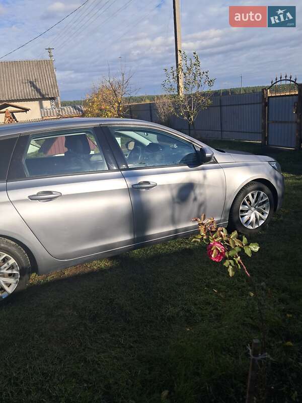 Универсал Peugeot 308 2014 в Дубно