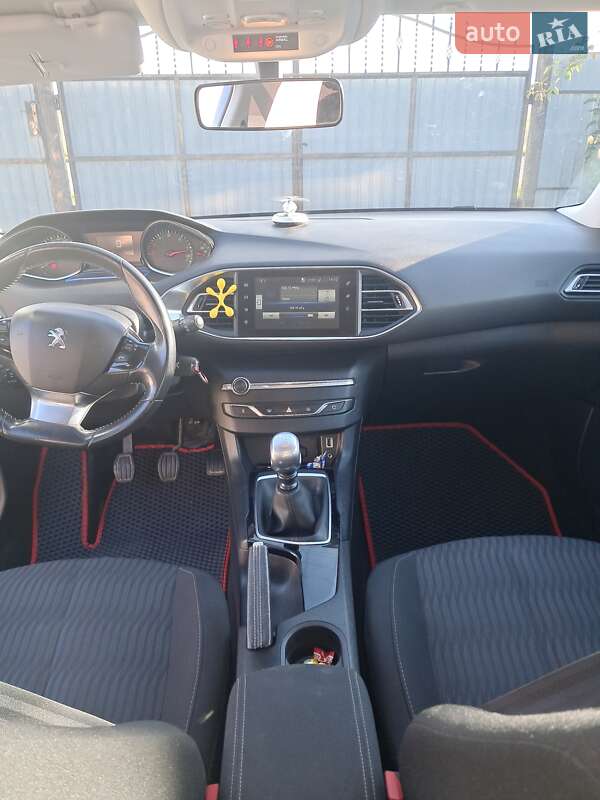 Универсал Peugeot 308 2014 в Дубно