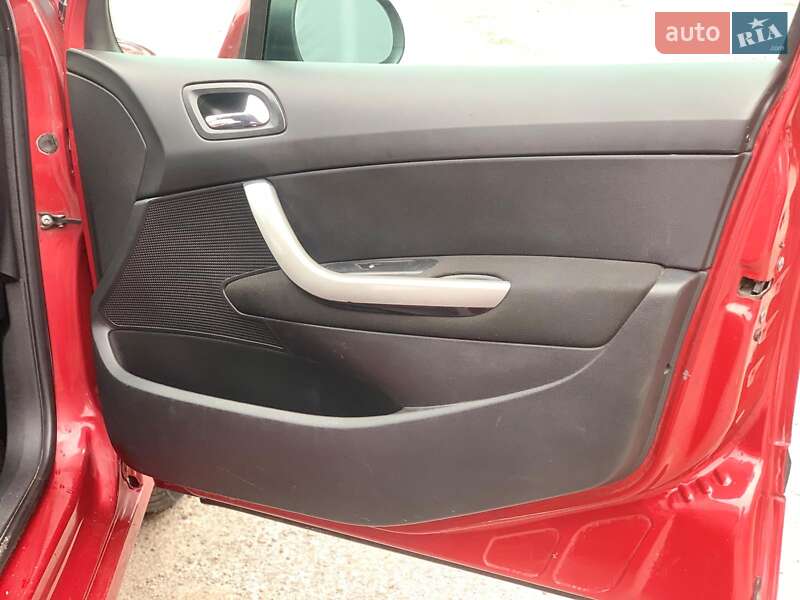 Хэтчбек Peugeot 308 2010 в Виннице