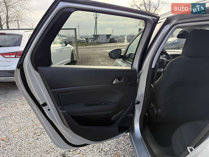 Універсал Peugeot 308 2015 в Рівному